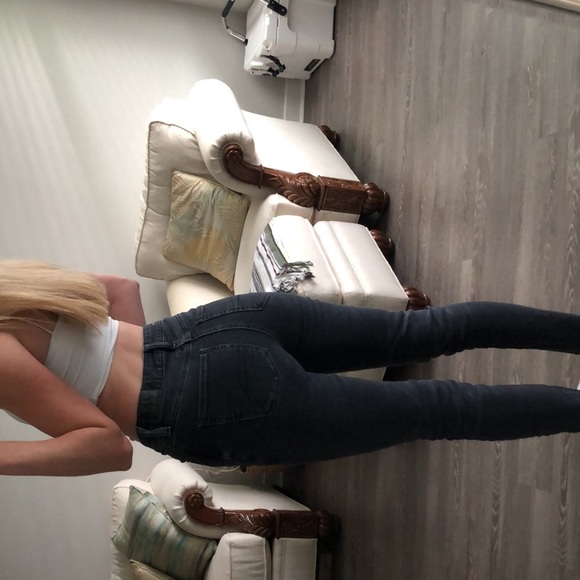 Black high-rise skinny jeans - Picture 3 of 3